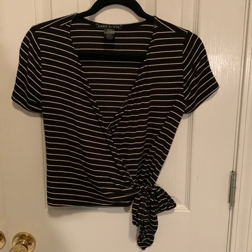 Women’s Black w/ White Stripped Wrap Shirt Size S